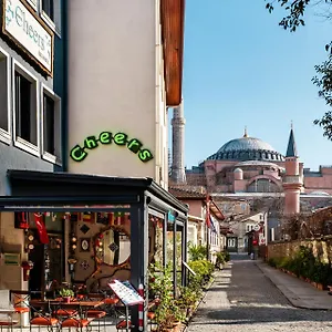 Cheers , Istanbul Türkei